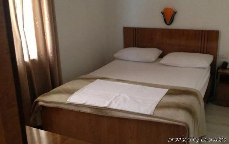***  Hotel La Favorita Tirana Albania
