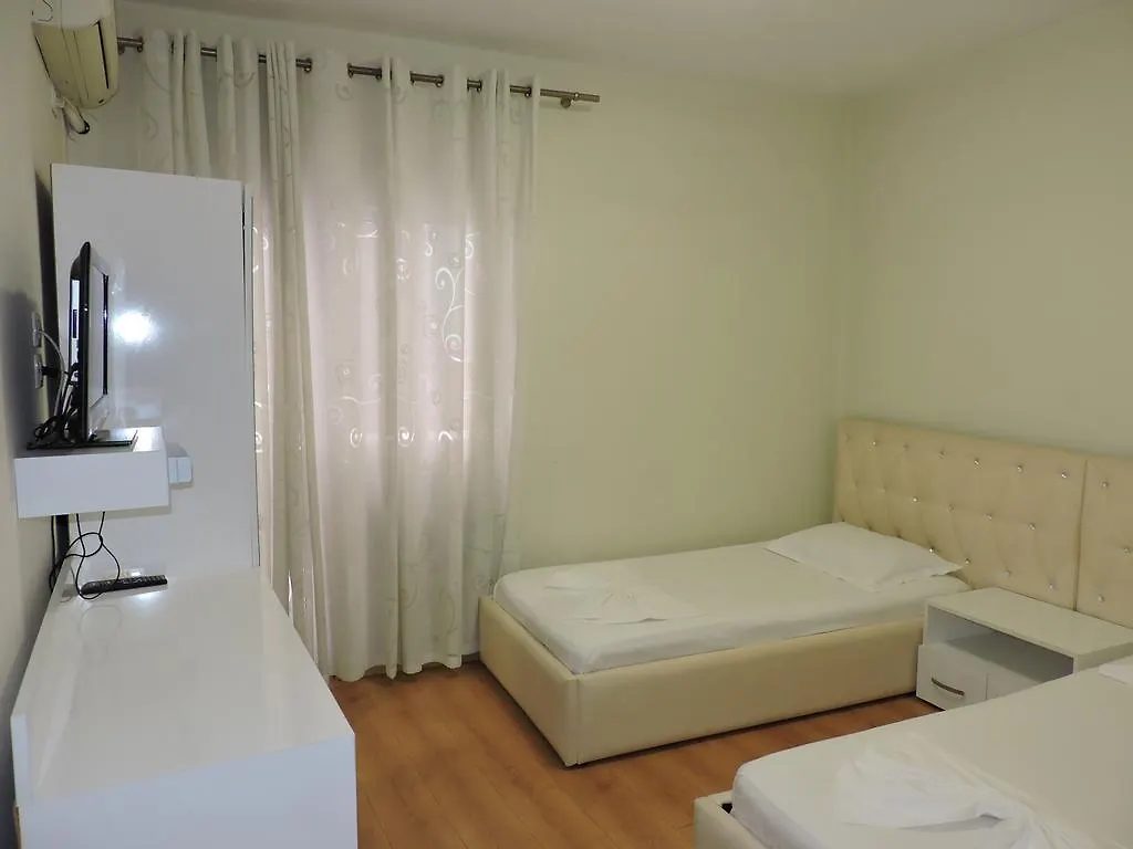 Hotel La Favorita Tirana 3*,