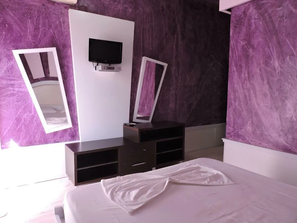 ***  Hotel La Favorita Tirana Albania
