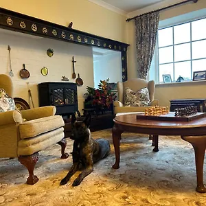 Lucy Cross Guest House Lucy Cross
