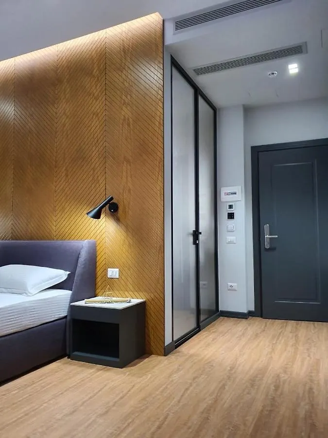 ***  Hotel La Favorita Tirana Albania