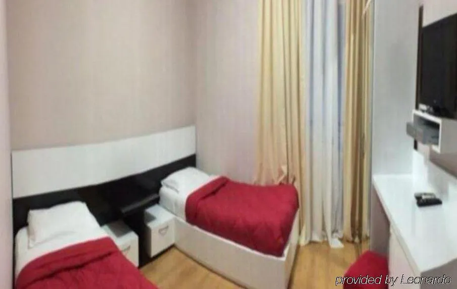 Hotel La Favorita Tirana 3*,